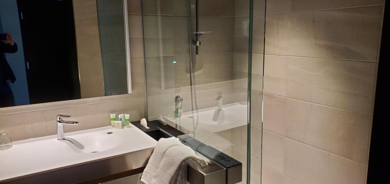 Grand Times Hotel Laval - Centropolis Extérieur photo
