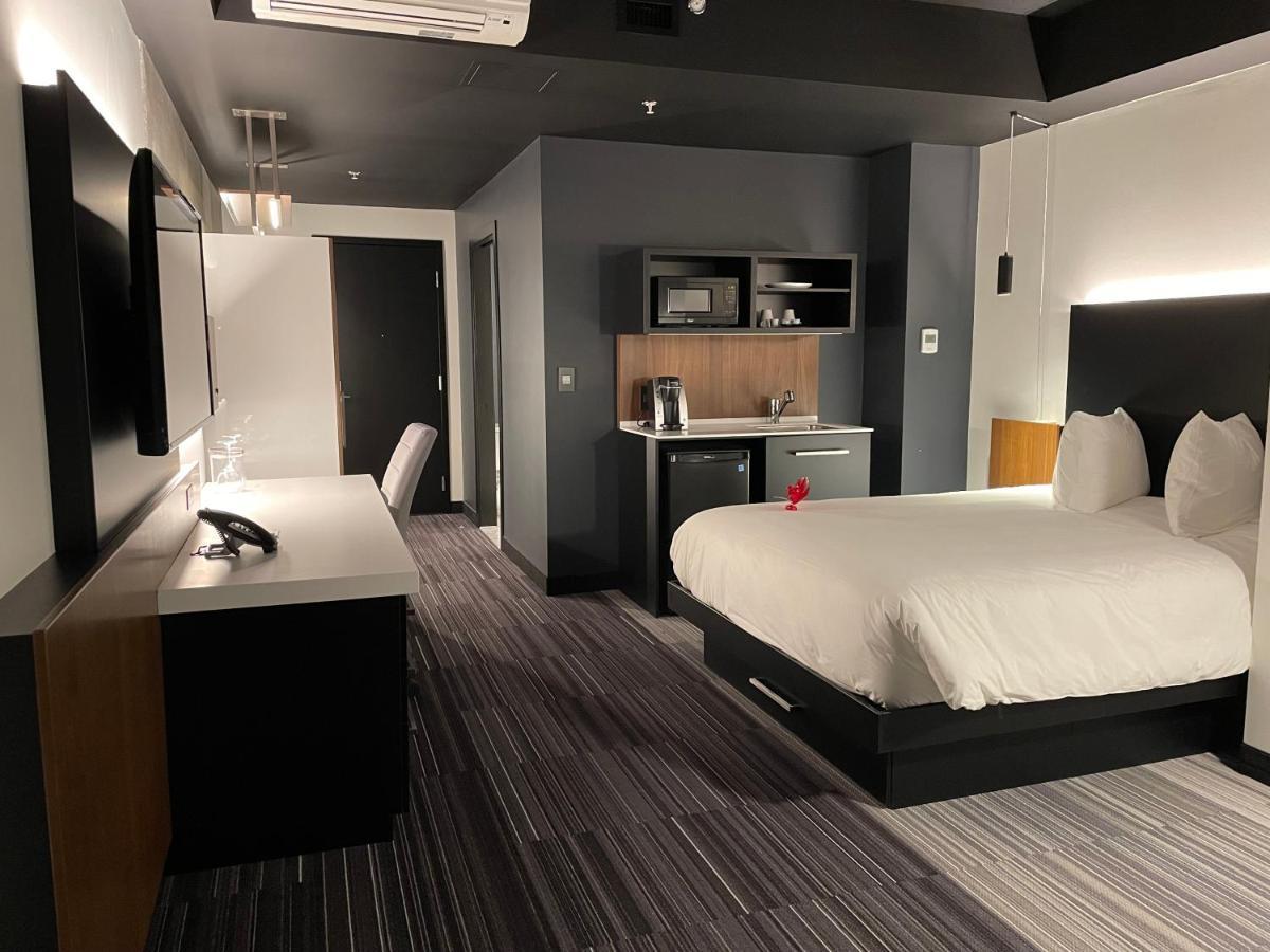 Grand Times Hotel Laval - Centropolis Extérieur photo